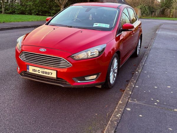 Ford Focus Hatchback, Diesel, 2015, Red