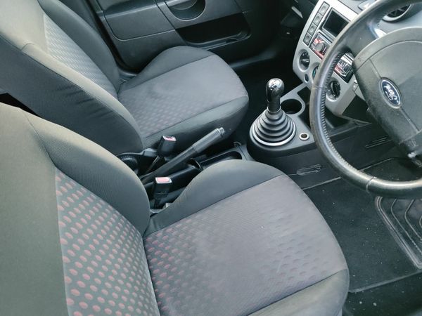 Ford Fiesta Hatchback, Petrol, 2005, Black