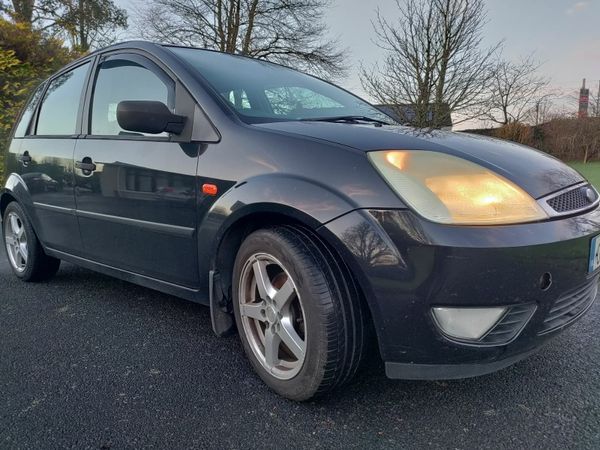 Ford Fiesta Hatchback, Petrol, 2005, Black
