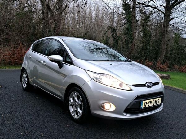 Ford Fiesta Hatchback, Petrol, 2012, Silver