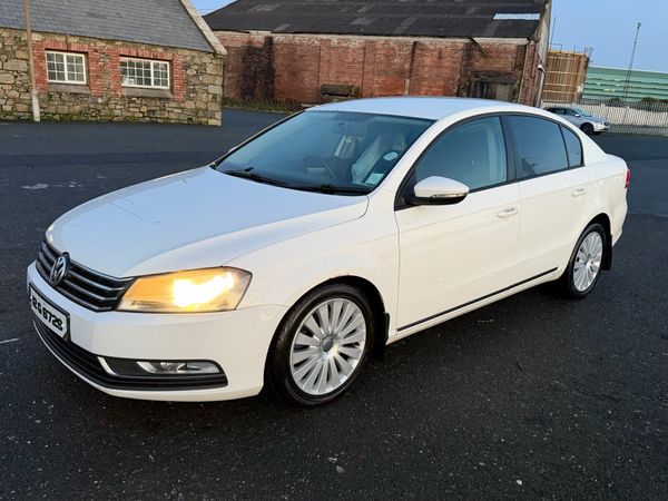Volkswagen Passat Saloon, Diesel, 2012, White