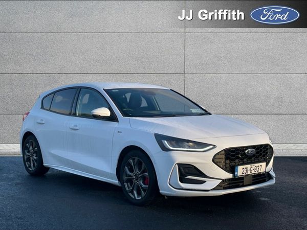 Ford Focus Hatchback, Petrol, 2023, White