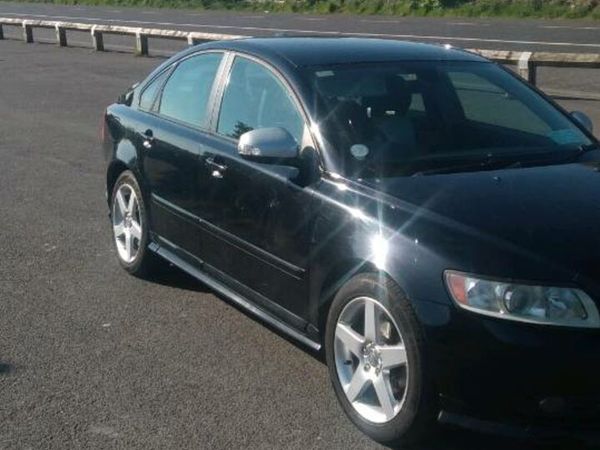 Volvo S40 Saloon, Diesel, 2010, Black