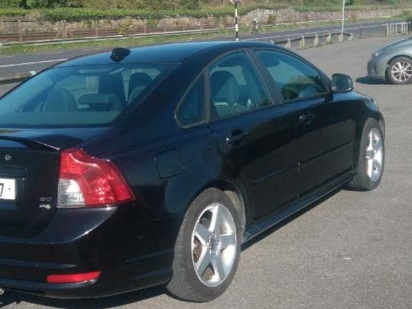 Volvo S40 Saloon, Diesel, 2010, Black