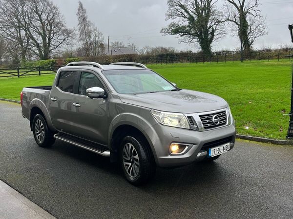 Nissan Navara Crew Cab, Diesel, 2017, Grey