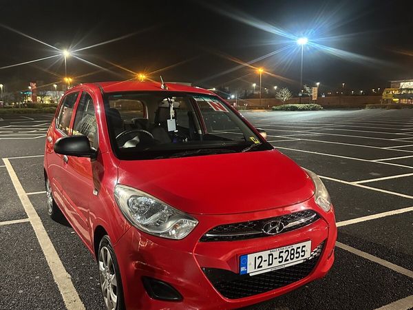 Hyundai i10 Hatchback, Petrol, 2012, Red