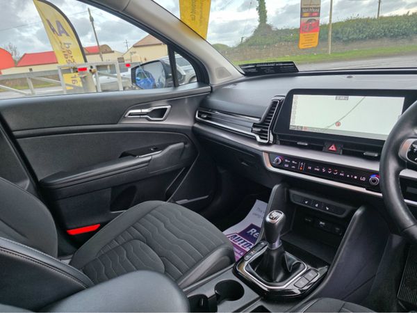 Kia Sportage MPV, Diesel, 2022, Black