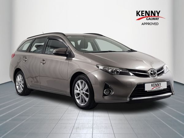 Toyota Auris Estate, Diesel, 2014, Bronze