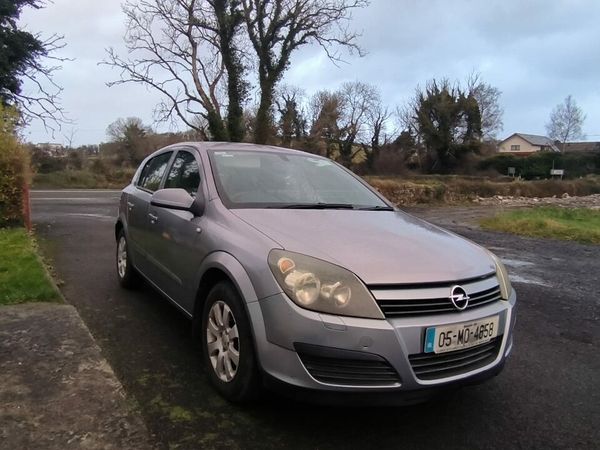 Opel Astra Hatchback, Petrol, 2005, Silver