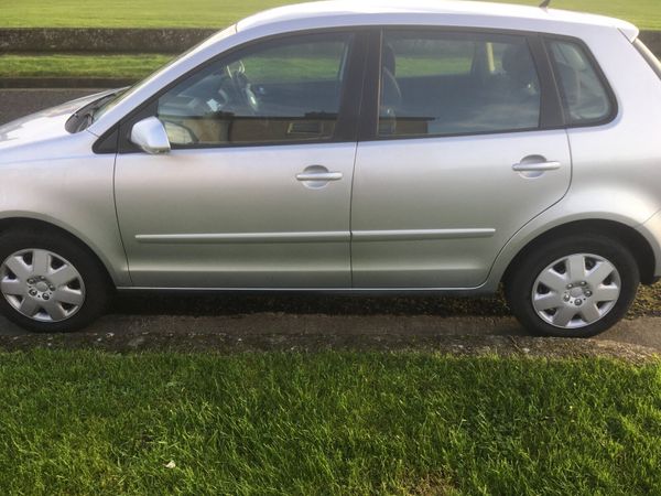 Volkswagen Polo Hatchback, Petrol, 2006, Silver