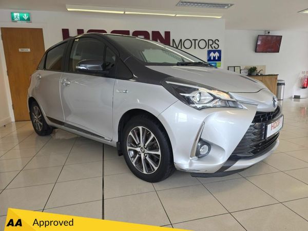 Toyota Yaris MPV, Petrol Hybrid, 2020, Grey