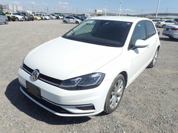 Volkswagen Golf Hatchback, Petrol, 2018, White