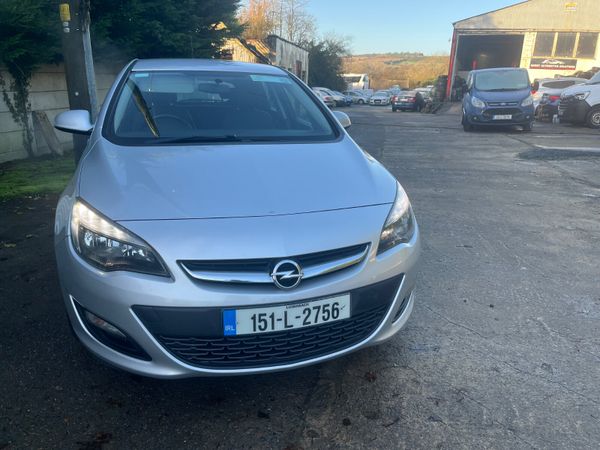 Opel Astra Hatchback, Diesel, 2015, Silver