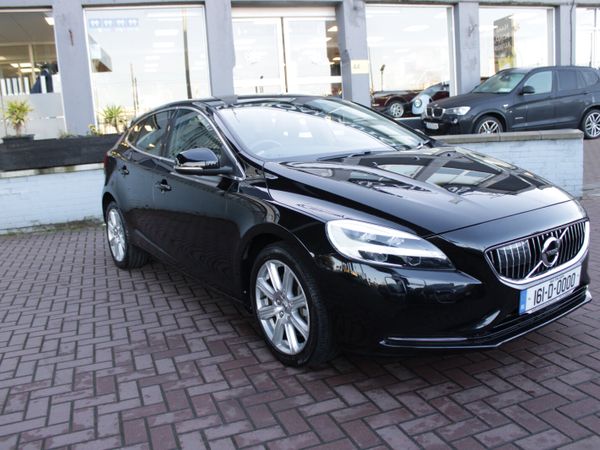 Volvo V40 Hatchback, Diesel, 2016, Black