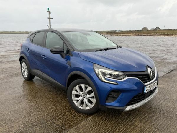 Renault Captur Hatchback, Petrol, 2022, Blue