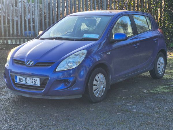 Hyundai i20 Hatchback, Petrol, 2009, Blue