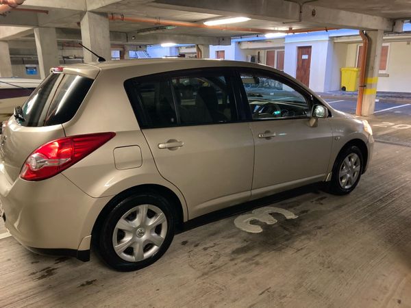 Nissan Pulsar Hatchback, Petrol, 2008, Gold