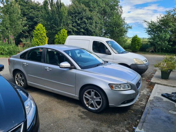 Volvo S40 Saloon, Diesel, 2010, Silver