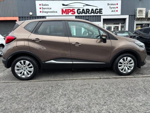 Renault Captur Hatchback, Petrol, 2014, Brown