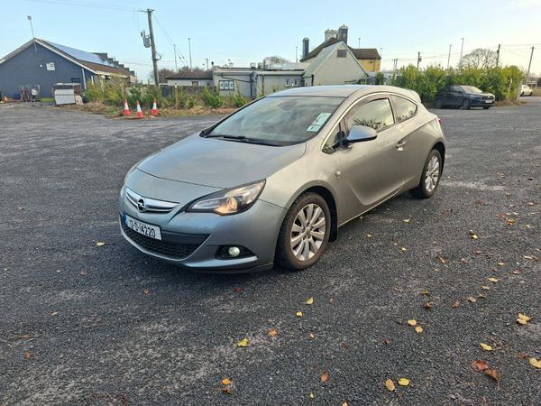 Opel Astra Hatchback, Diesel, 2012, Silver
