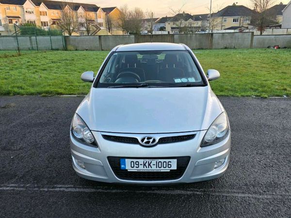 Hyundai i30 Hatchback, Diesel, 2009, Silver