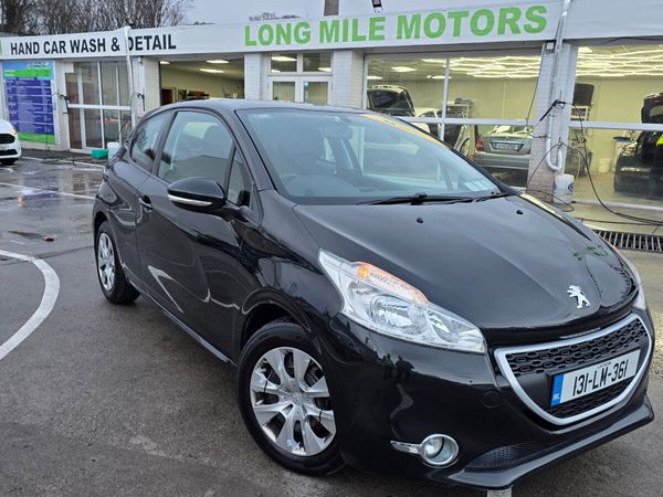 Peugeot 208 Hatchback, Diesel, 2013, Black