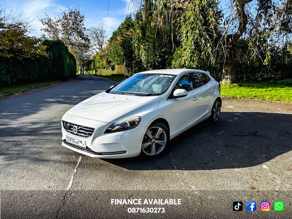 Volvo V40 Hatchback, Petrol, 2014, White