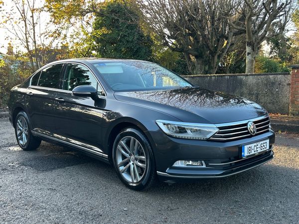 Volkswagen Passat Saloon, Petrol, 2018, Grey