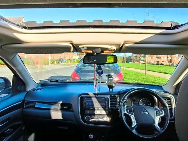 Mitsubishi Outlander SUV, Petrol Plug-in Hybrid, 2017, Black