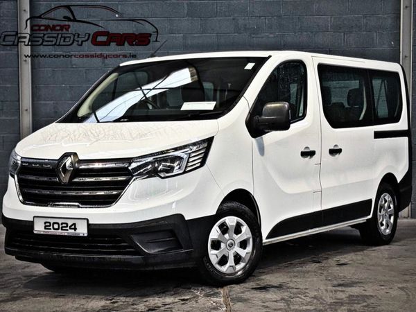 Renault Trafic Minibus, Diesel, 2024, White