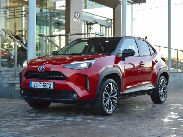 Toyota Yaris Cross Hatchback, Petrol Hybrid, 2023, Red