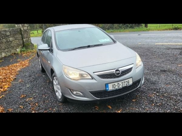 Opel Astra Hatchback, Diesel, 2010, Silver