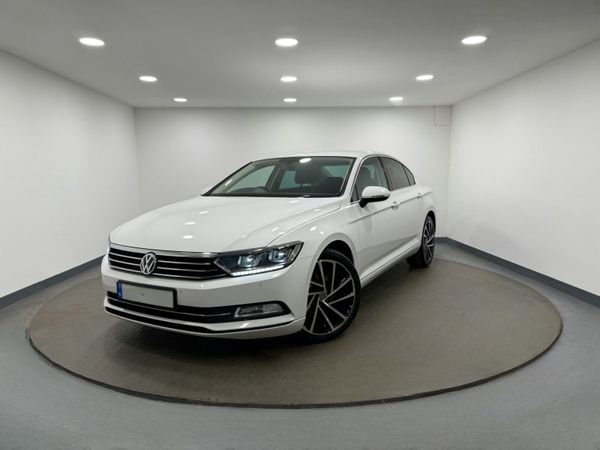 Volkswagen Passat Saloon, Diesel, 2019, White