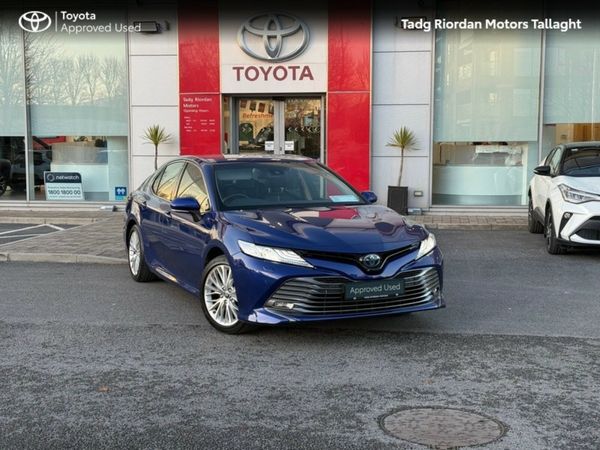 Toyota Camry Saloon, Petrol Hybrid, 2020, Blue