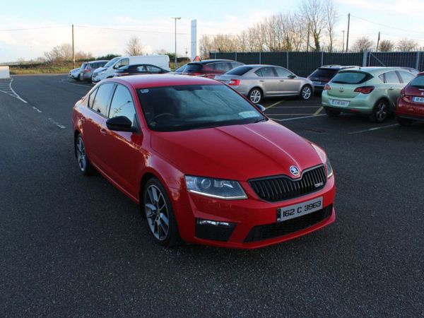 Skoda Octavia Saloon, Diesel, 2016, Red