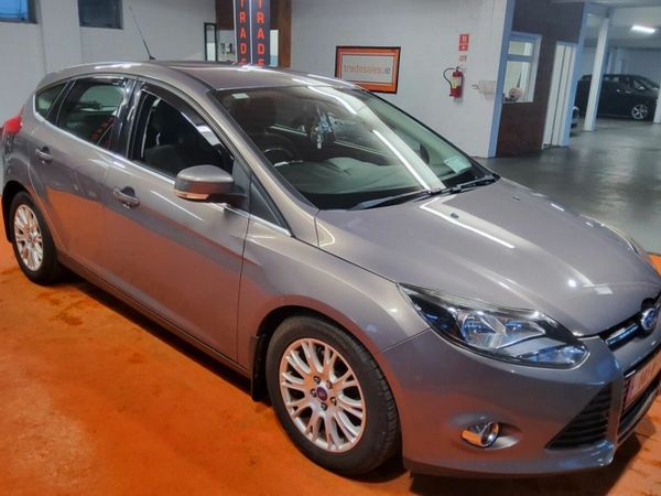 Ford Focus Hatchback, Diesel, 2014, Brown