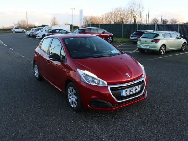 Peugeot 208 Hatchback, Petrol, 2018, Red