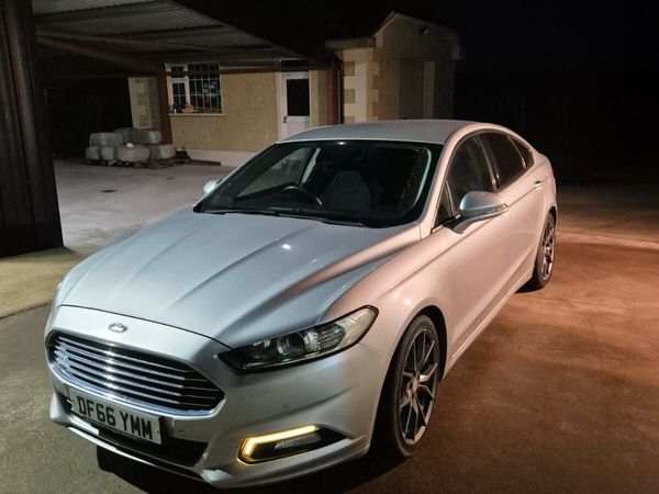 Ford Mondeo Hatchback, Diesel, 2016, Silver