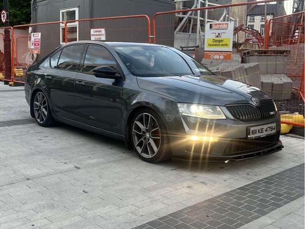 Skoda Octavia Saloon, Diesel, 2016, Grey