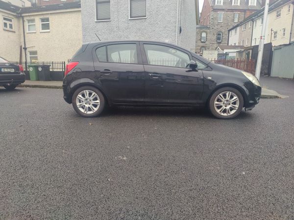 Ford Fiesta Hatchback, Petrol, 2013, Black