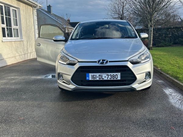 Hyundai i20 Coupe, Petrol, 2016, Silver