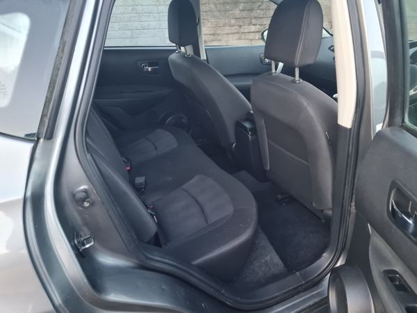 Nissan Qashqai Hatchback, Diesel, 2012, Grey