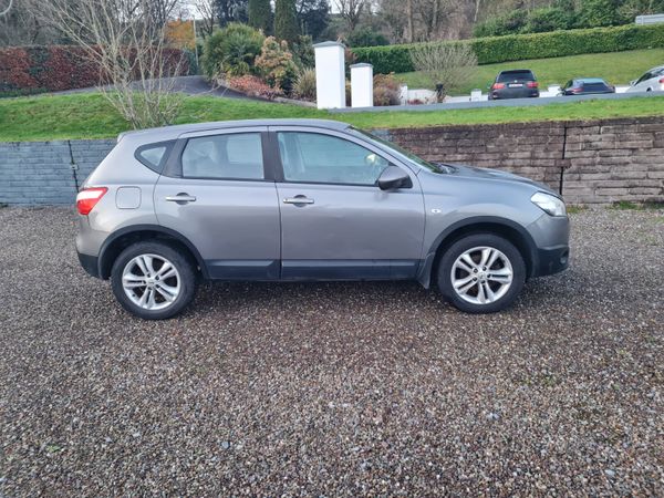 Nissan Qashqai Hatchback, Diesel, 2012, Grey