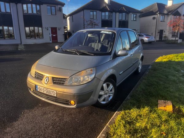 Renault Megane Hatchback, Petrol, 2004, Silver