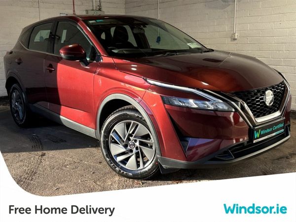 Nissan Qashqai MPV, Petrol, 2022, Red