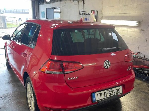 Volkswagen Golf Hatchback, Petrol, 2017, Red