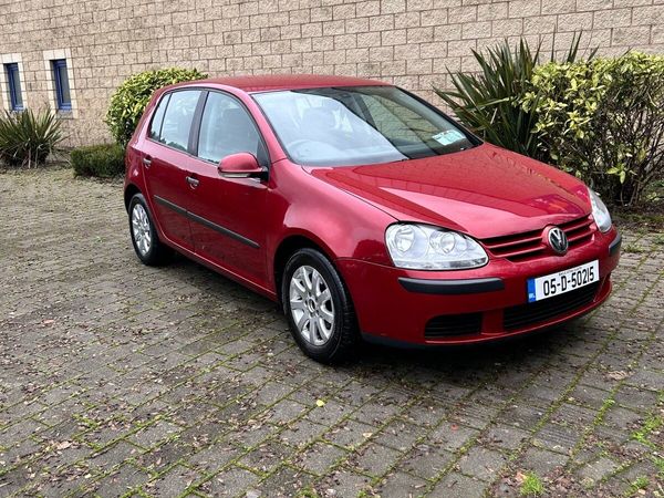 Volkswagen Golf Hatchback, Petrol, 2005, Red