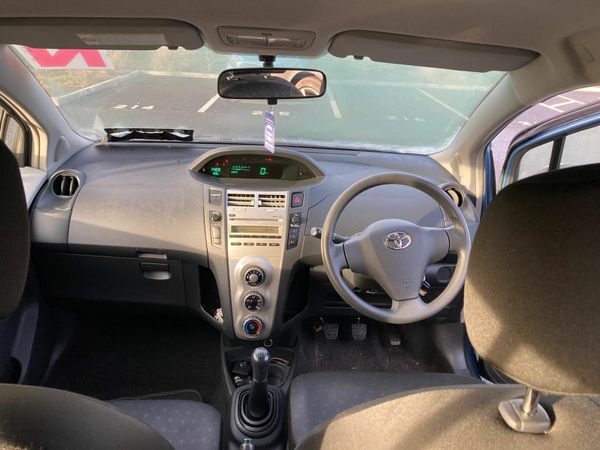 Toyota Yaris Hatchback, Petrol, 2006, Blue