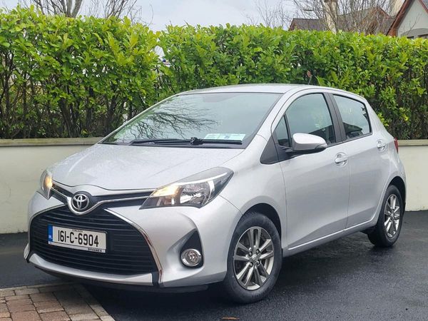 Toyota Yaris Hatchback, Petrol, 2016, Silver