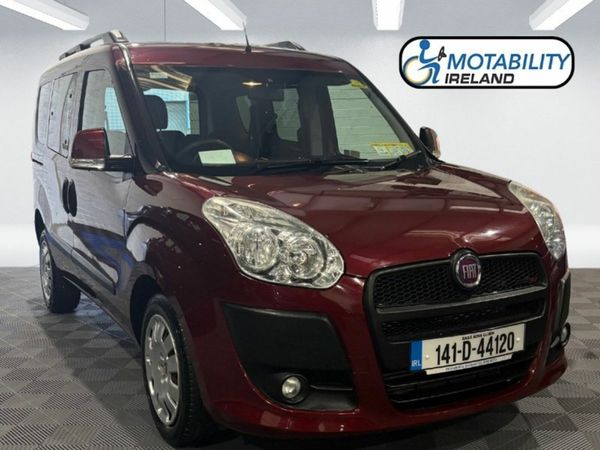 Fiat Doblo MPV, Diesel, 2014, Red